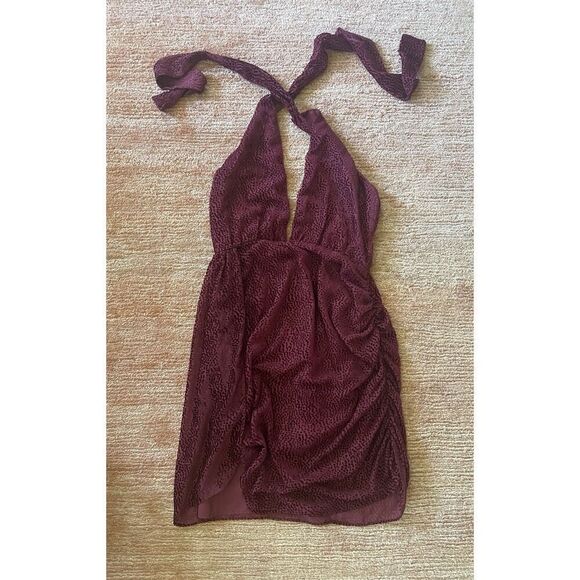 Saylor Burgundy Velvet Burnout Halter Mini Dress Size S Ruched Lined Sexy - Picture 1 of 9